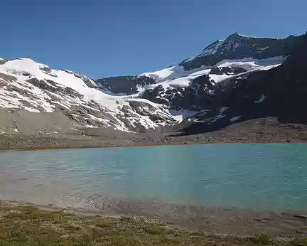 P7021500 histoire d'apprécier la beauté des lacs glaciaires